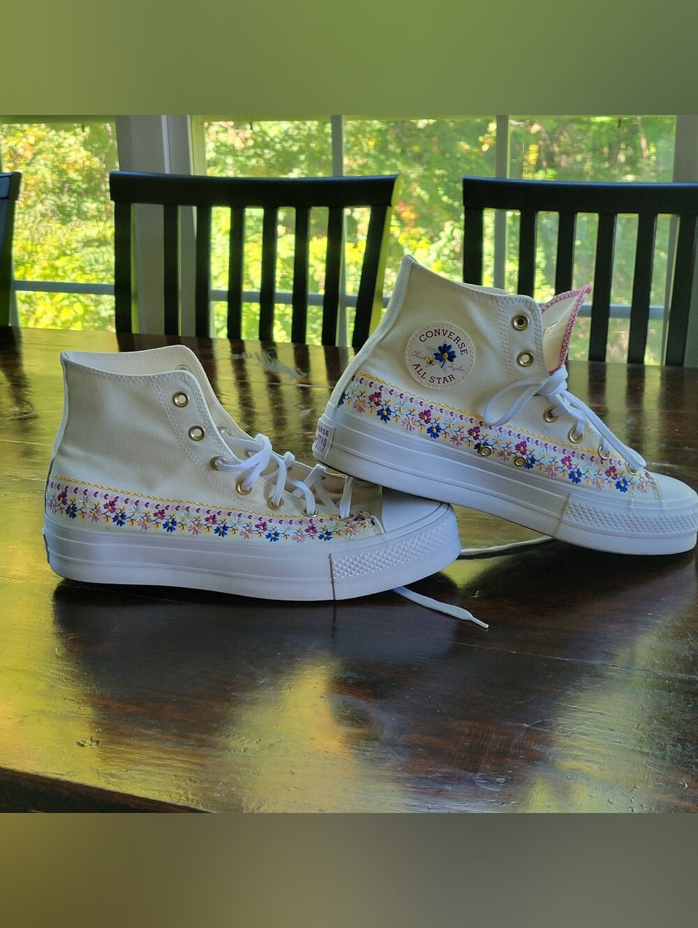 Converse White High-Top Sneakers with Multicolor Floral  Womens 11 NWOT